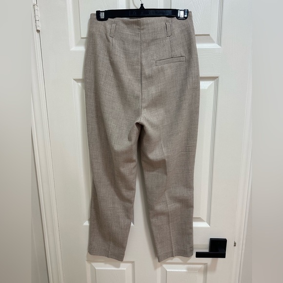 Beige tapered leg high waisted pants - Picture 5 of 8